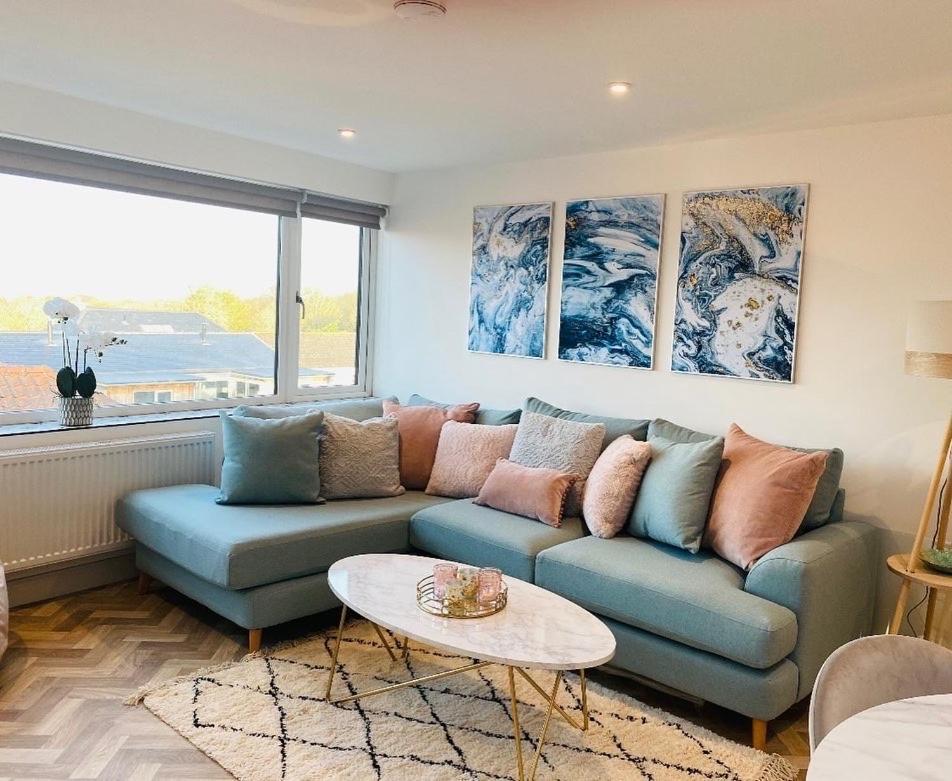 Lees Lookout Holt ,2 Bedroom Luxury Apartment With Private Parking Eksteriør bilde