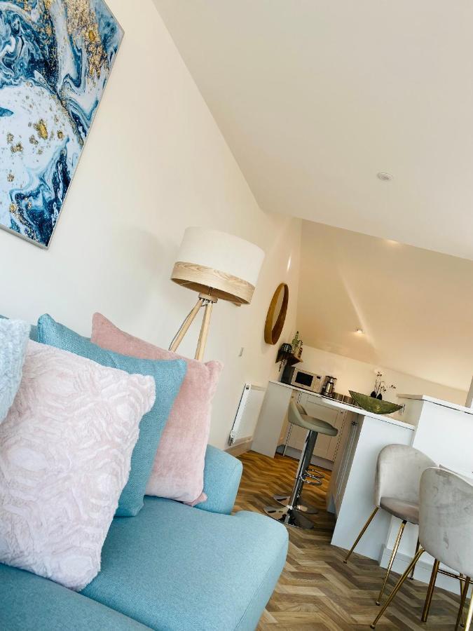 Lees Lookout Holt ,2 Bedroom Luxury Apartment With Private Parking Eksteriør bilde