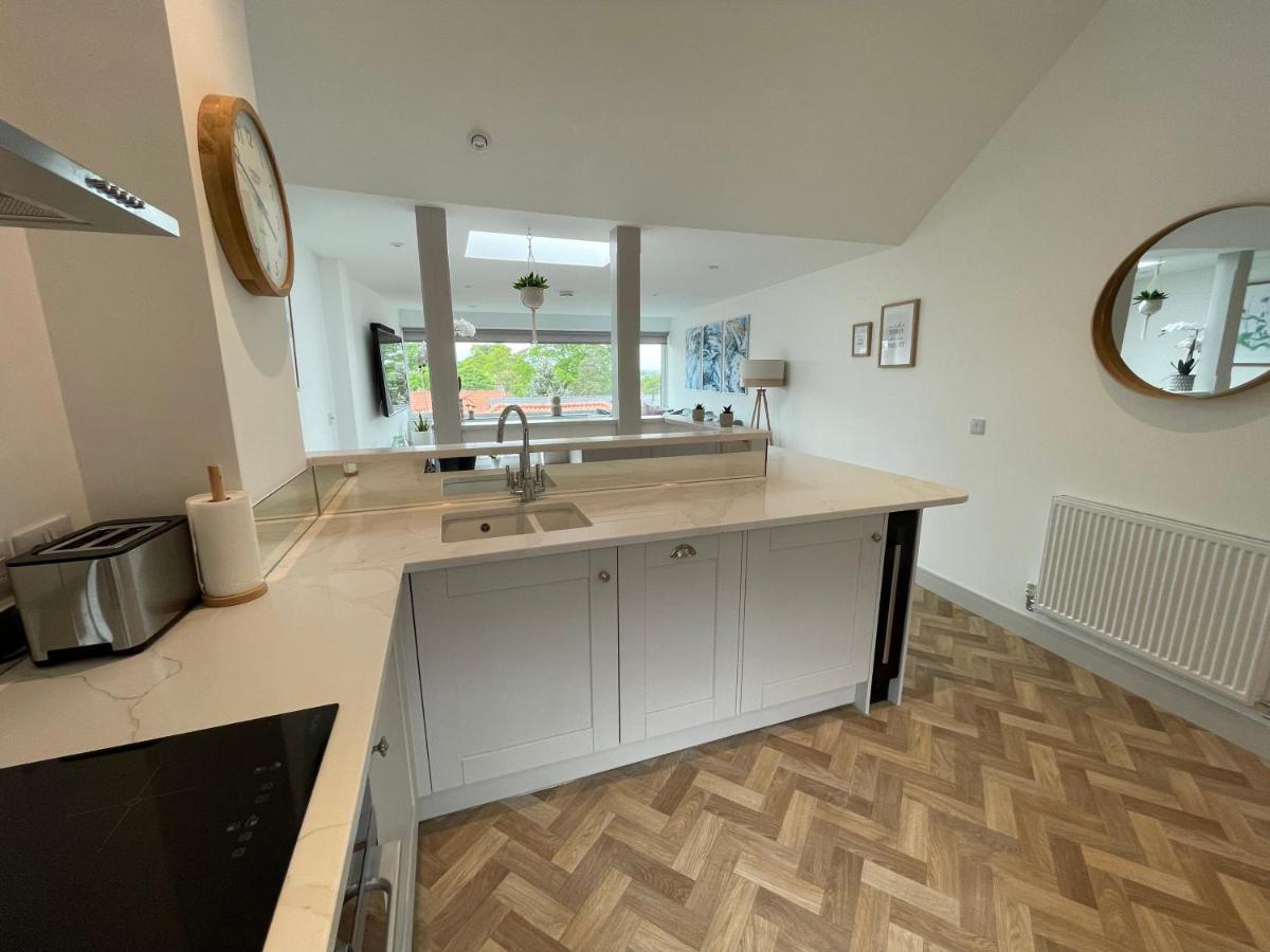 Lees Lookout Holt ,2 Bedroom Luxury Apartment With Private Parking Eksteriør bilde