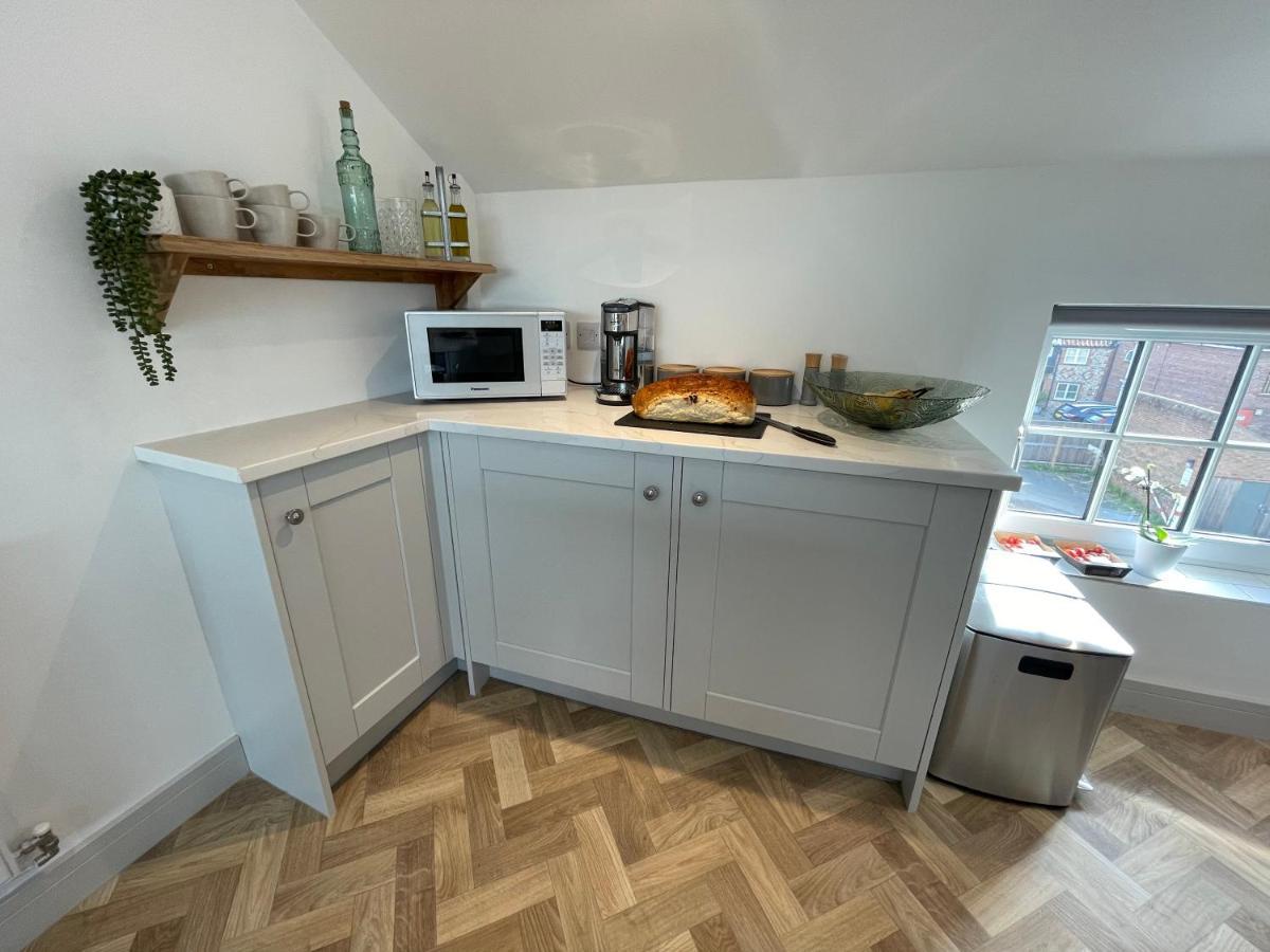 Lees Lookout Holt ,2 Bedroom Luxury Apartment With Private Parking Eksteriør bilde