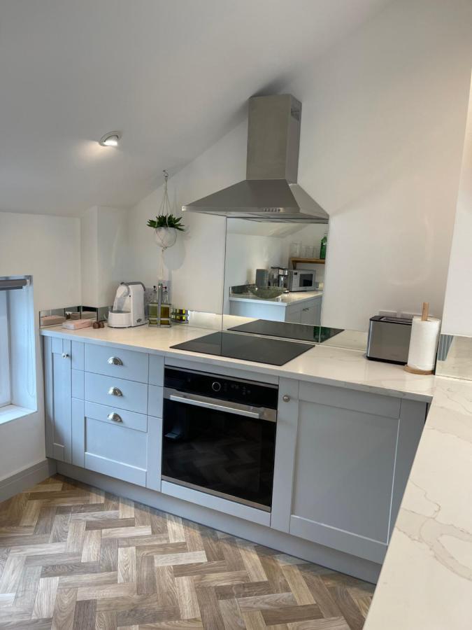 Lees Lookout Holt ,2 Bedroom Luxury Apartment With Private Parking Eksteriør bilde