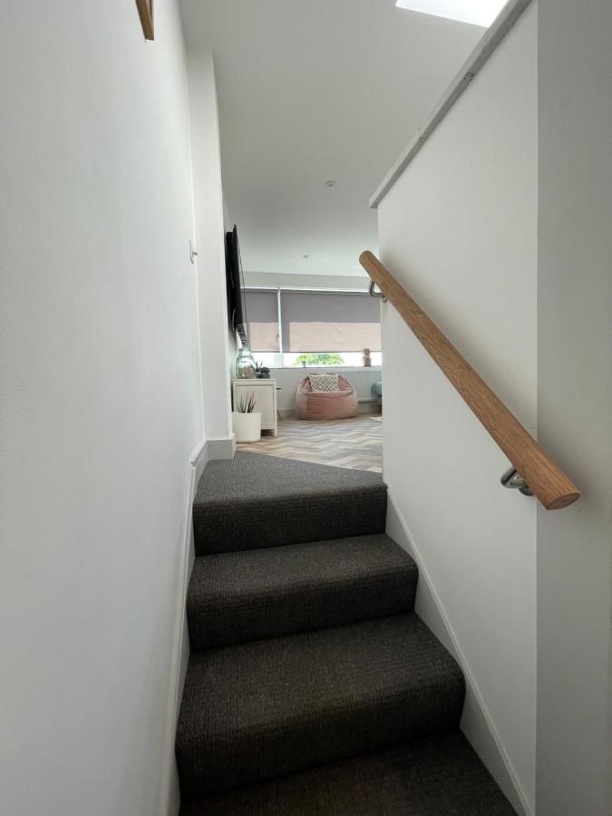 Lees Lookout Holt ,2 Bedroom Luxury Apartment With Private Parking Eksteriør bilde